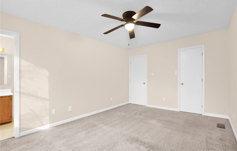 Building Photo - 1332 Oak Knolls Dr