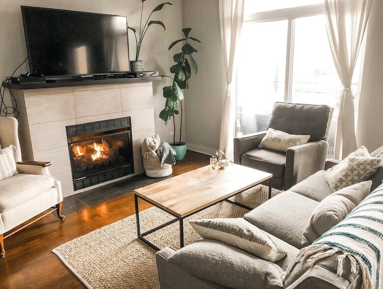 Building Photo - 1916 N Kedzie Ave