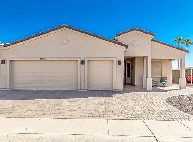 Primary Photo - 2451 N Snead Dr