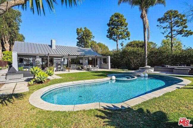 Building Photo - 28036 Sea Ln Dr