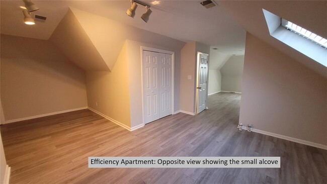Building Photo - 9610 Farmbrook Ln