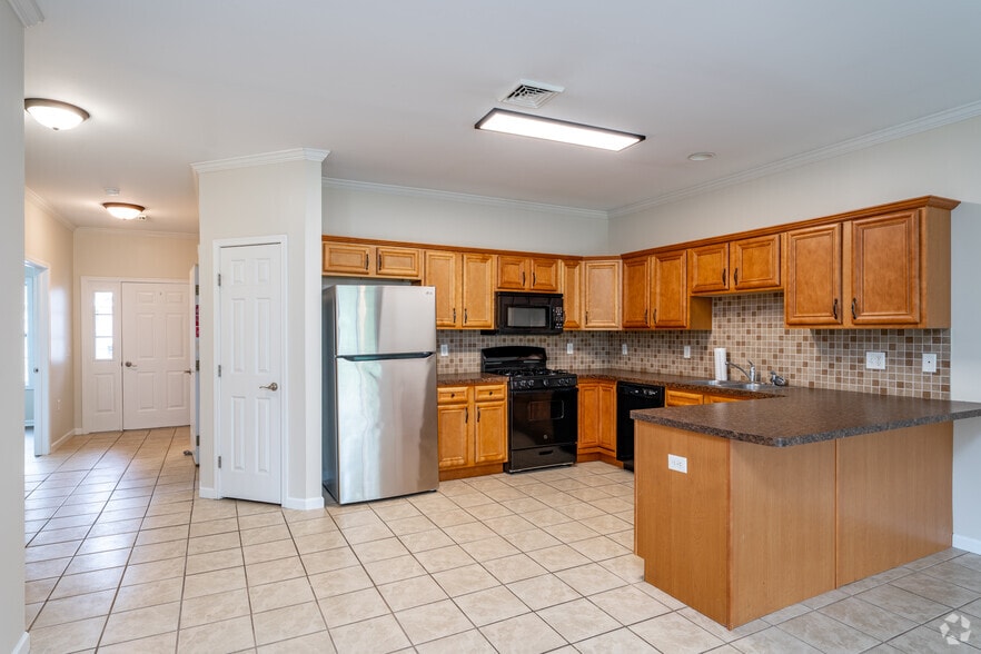 Primary Photo - Grandview Townhomes