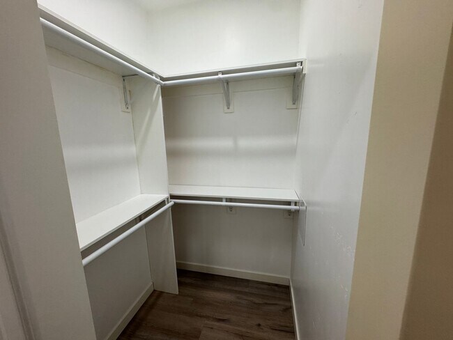 Building Photo - 2121 Ocean View Blvd