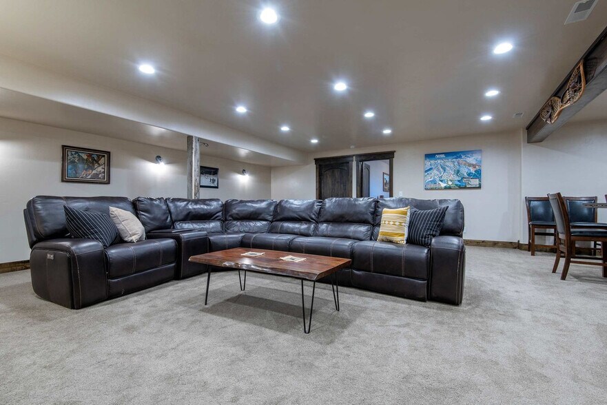 Building Photo - 1591 Fischer Ln