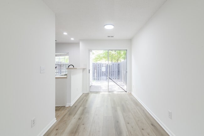 Building Photo - 1766 Forest Side Ln