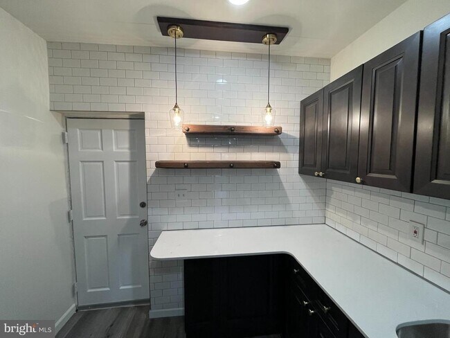 Building Photo - 5727 Osage Ave