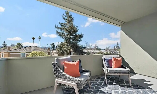 Building Photo - 1458 Hudson St