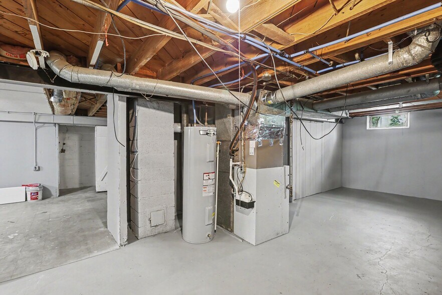 Building Photo - 4510 Rosewold Ave