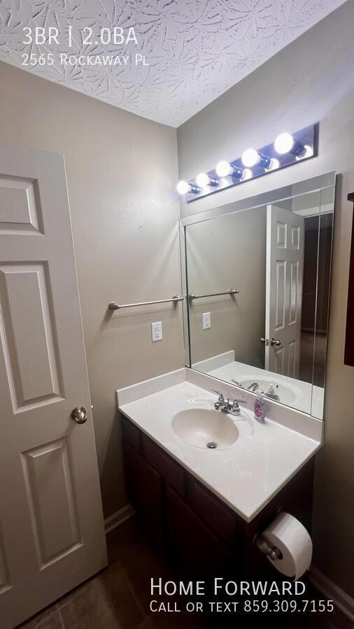 Building Photo - 2565 Rockaway Pl