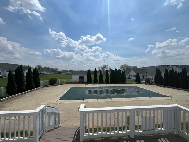 Building Photo - Spacious Condo in Pickerington with Finished Basement & Resort-Style Amenities