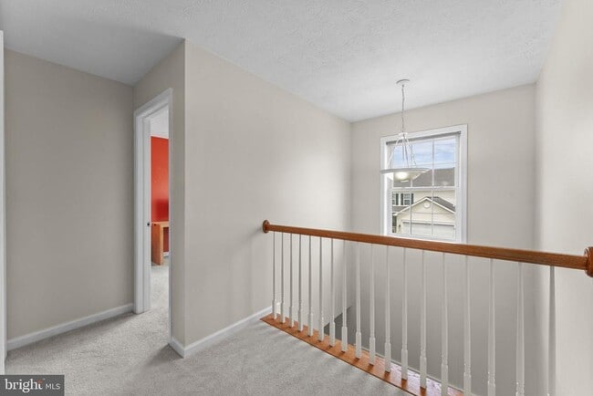 Building Photo - 10 Everglades Ln