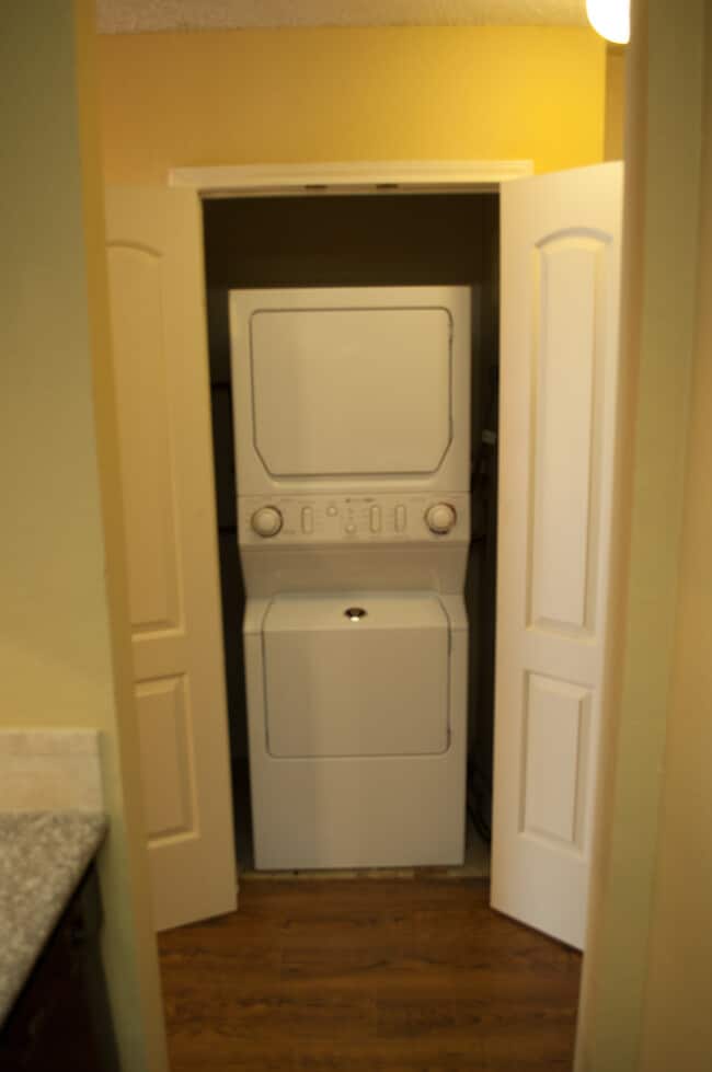 Building Photo - 734 W Collins St