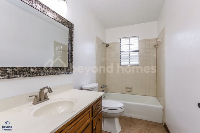 Building Photo - Updated 3BR Sherwood Home with Huge Fenced Yard