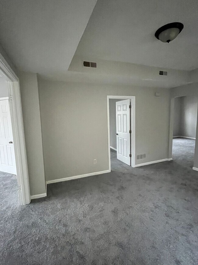 Building Photo - 7728 Elton Ave