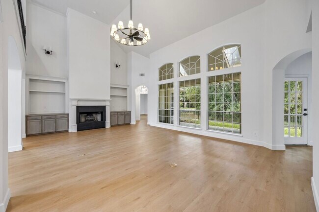 Building Photo - 6650 Camptown Cir