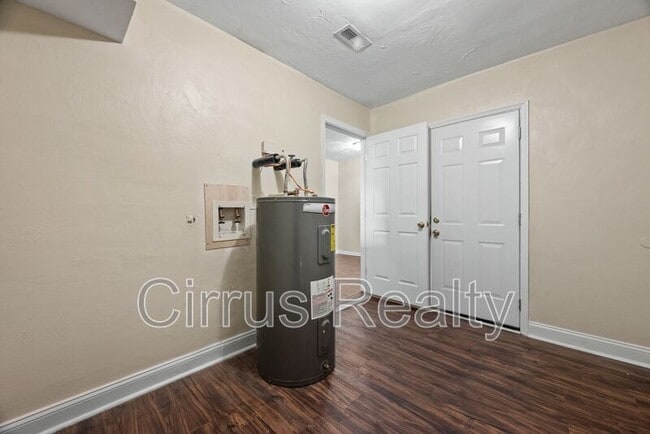 Building Photo - 49 Fulton St