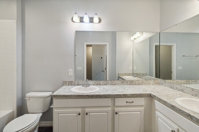 Building Photo - 618 Fortanini Cir