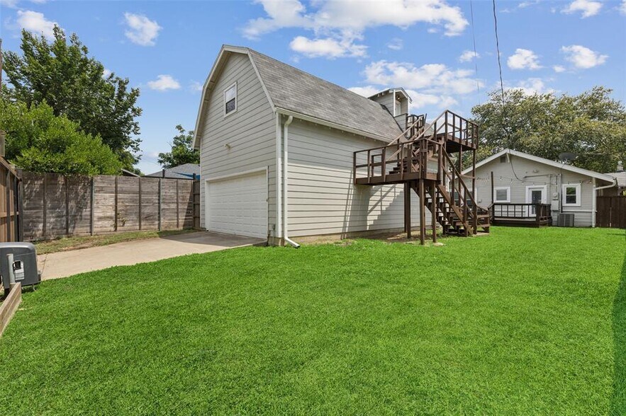 Building Photo - 5839 Goliad Ave