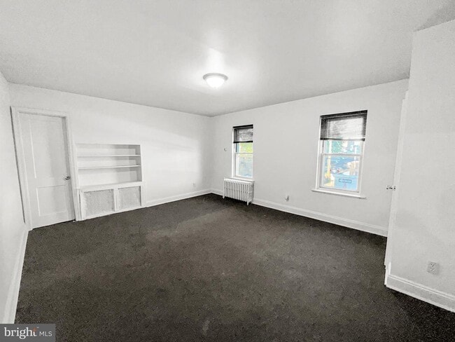 Building Photo - 352 N Gross St
