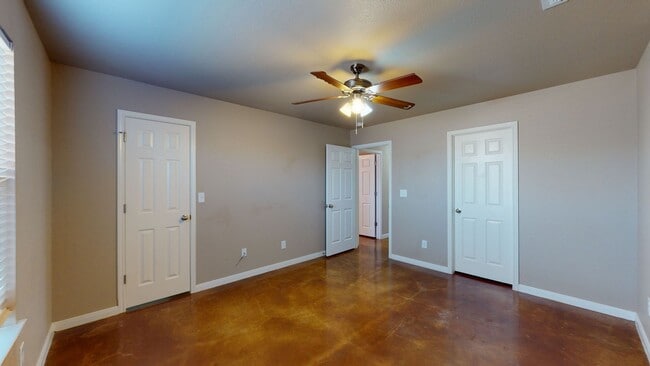 Building Photo - $1,395 + 2 WEEKS RENT!!
