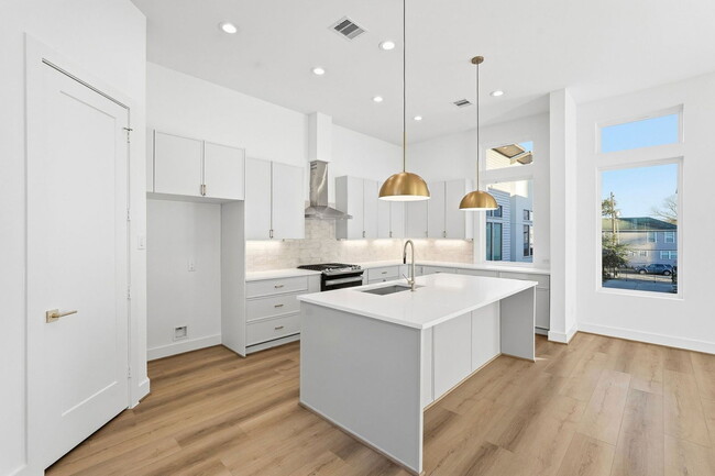 Building Photo - 3828 Wilmer St