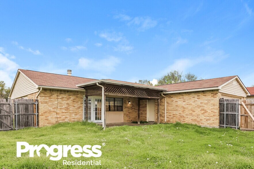 Building Photo - 616 Prairie Ln