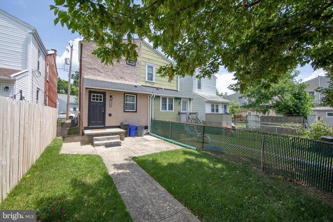 Building Photo - 540 S Adams St
