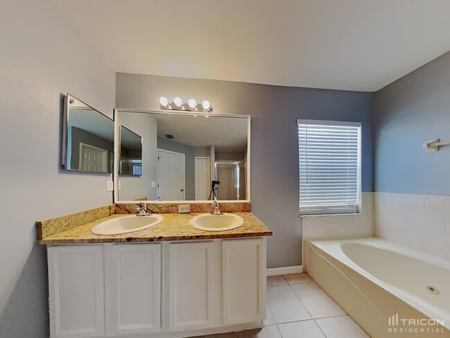Building Photo - 4217 Harbor Lake Dr