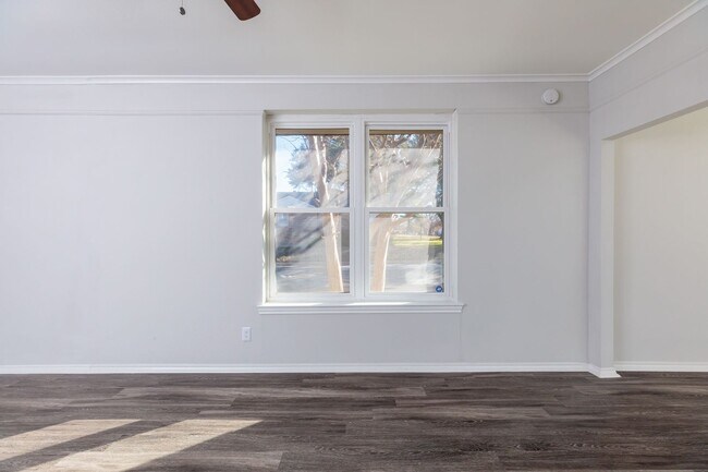 Building Photo - 5700 Pershing Ave