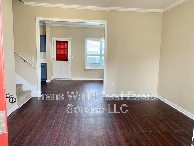 Building Photo - 4610 Blue Iris Way