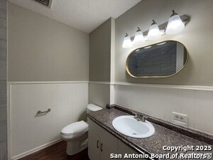 Building Photo - 311 E San Antonio Ave