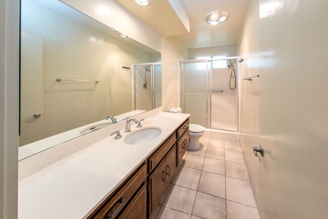 Building Photo - Home in La Crescenta Mountains