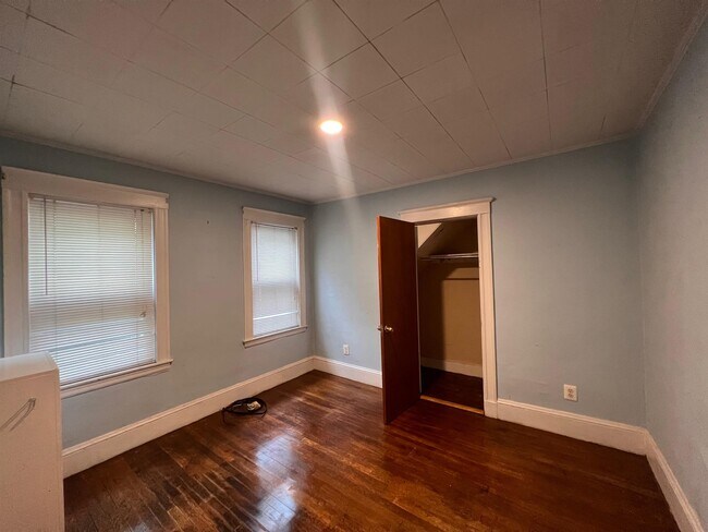 Building Photo - 3 Saint Clements Rd