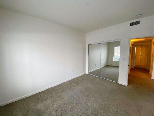 Building Photo - 8765 W Berry Ave