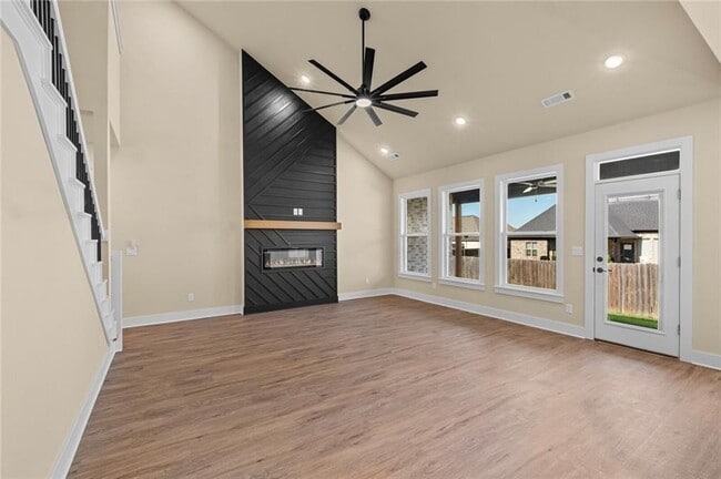 Building Photo - 1851 Utopia St