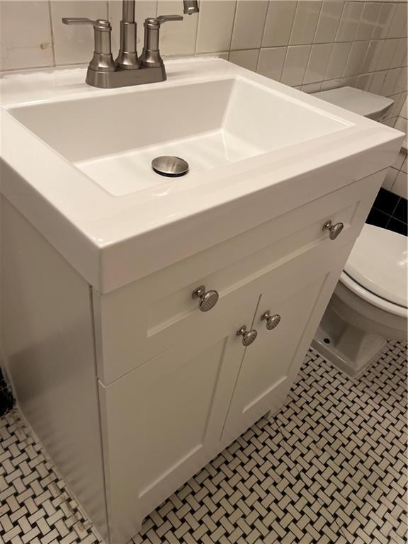 Building Photo - 2878 N Hills Dr NE