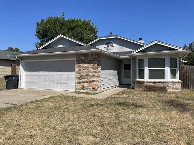 Building Photo - 3213 Honeysuckle Dr