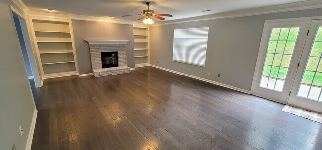 Building Photo - 1645 Wolverine Ln