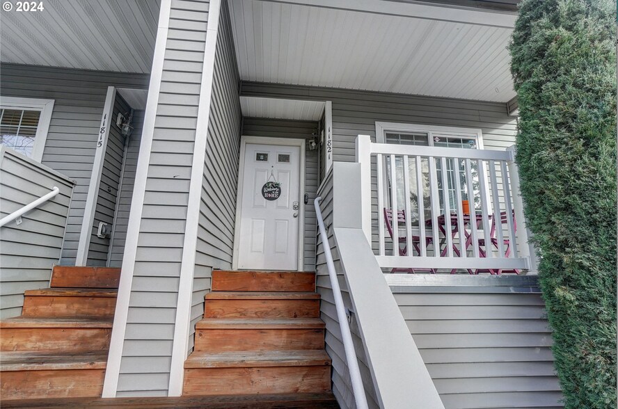 Entrance - 11821 SE Pine St