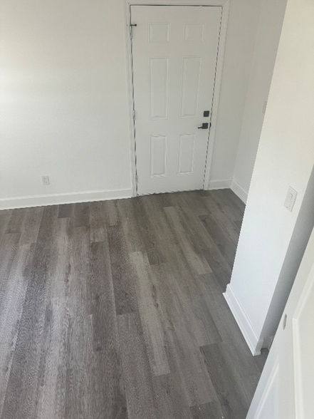 Building Photo - 3527 18th Ave S