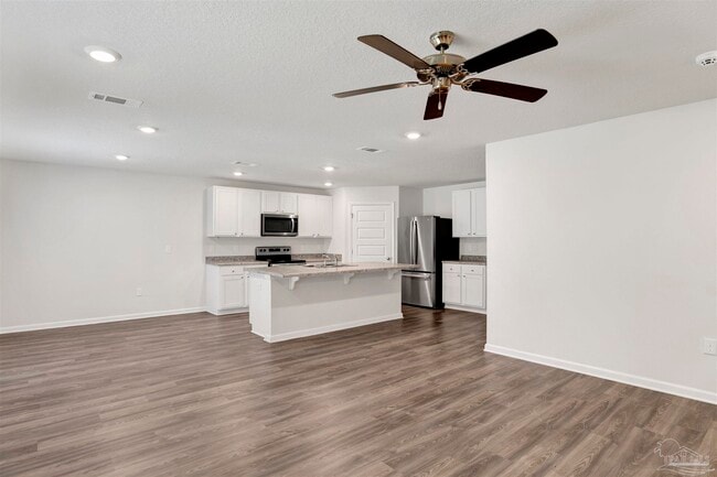 Building Photo - 5249 Peach Dr