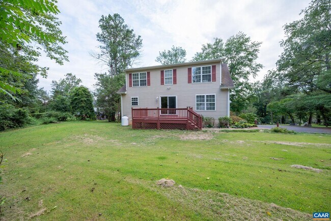 Building Photo - 497 Sunset Dr