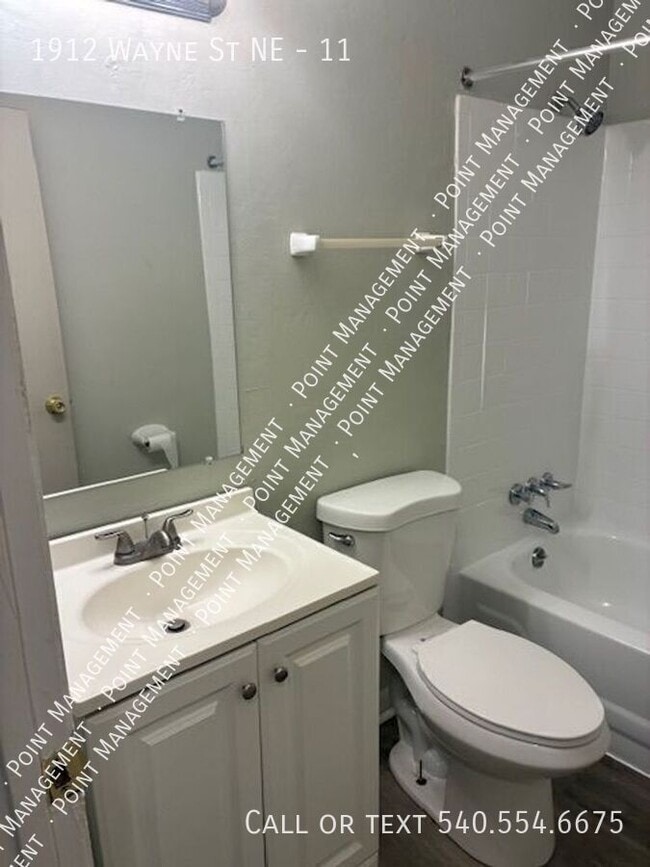 Building Photo - 1912 Wayne St NE