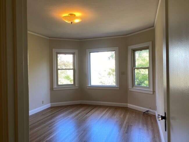 Building Photo - 1866 21st Ave