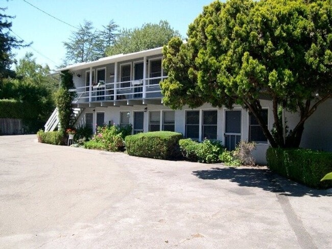 Building Photo - 106 Redwood Ave