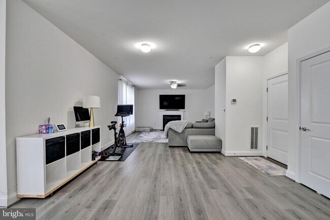 Building Photo - 1103 Grady Ct