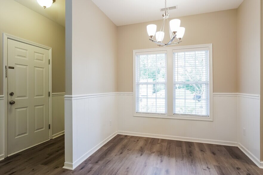 Building Photo - 3712 Blue Blossom Dr