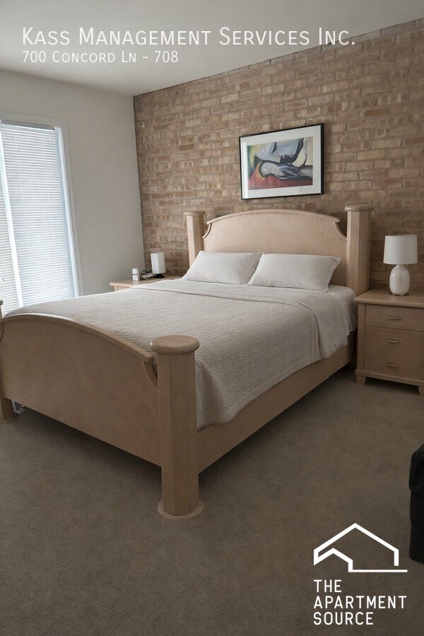 Building Photo - 700 Concord Ln