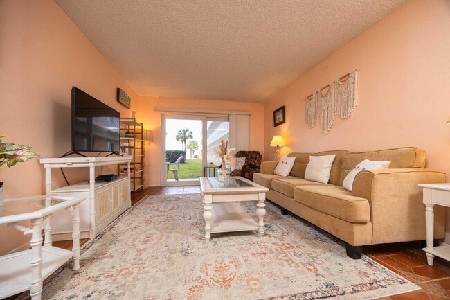 Building Photo - 4 Ocean Trace Rd