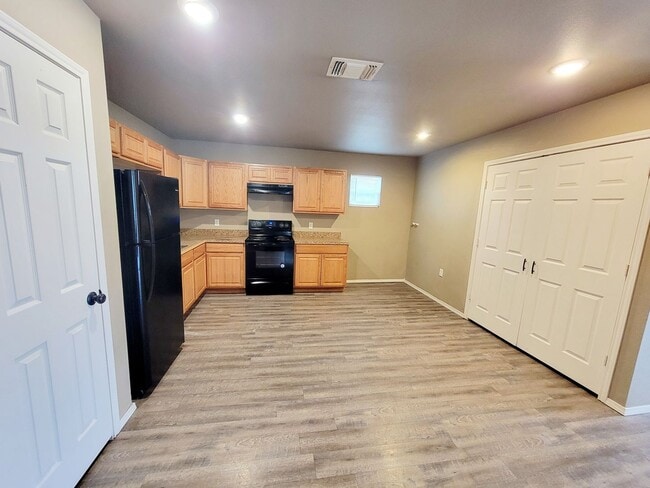 Building Photo - 3 bedroom 2 bath home